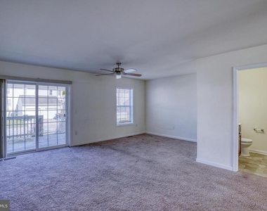 327 Tribbitt Street - Photo Thumbnail 6