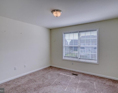 327 Tribbitt Street - Photo Thumbnail 13