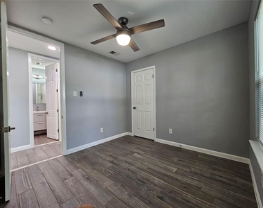 2603 Peach Tree Ln - Photo Thumbnail 17