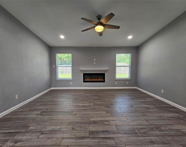 2603 Peach Tree Ln - Photo Thumbnail 5