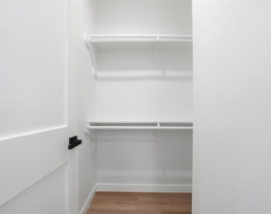 2212 Yellow Jacket Ln - Photo Thumbnail 20