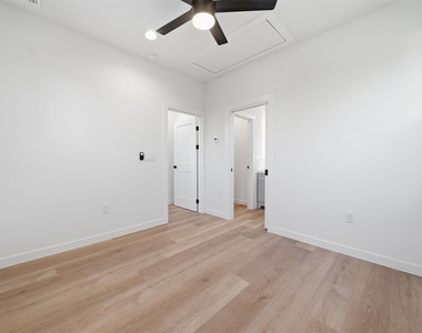 2212 Yellow Jacket Ln - Photo Thumbnail 16