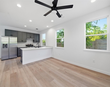 2212 Yellow Jacket Ln - Photo Thumbnail 3