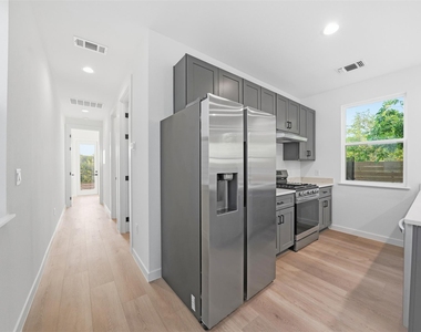 2212 Yellow Jacket Ln - Photo Thumbnail 11