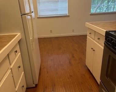 1212 Taulbee Ln - Photo Thumbnail 6