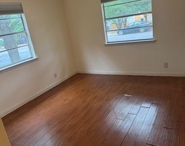1212 Taulbee Ln - Photo Thumbnail 10