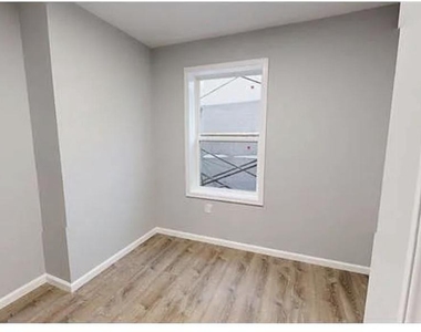 3228 Hiatt Place Nw - Photo Thumbnail 4