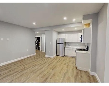 3228 Hiatt Place Nw - Photo Thumbnail 6
