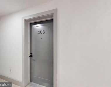 927 Kennedy Street Nw - Photo Thumbnail 9