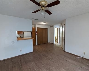 2800 Bull Run - Photo Thumbnail 3