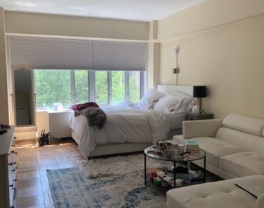 1711 Massachusetts Avenue Nw - Photo Thumbnail 8