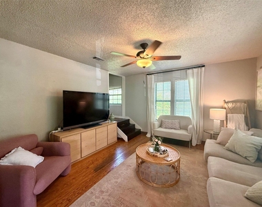 1609 W 11th St - Photo Thumbnail 28