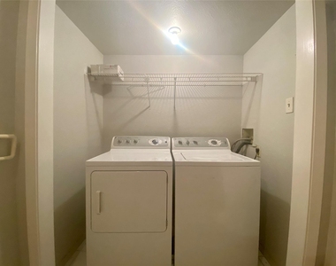 1609 W 11th St - Photo Thumbnail 1