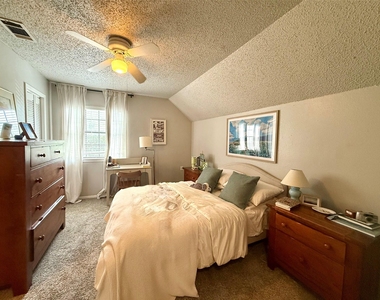 1609 W 11th St - Photo Thumbnail 30