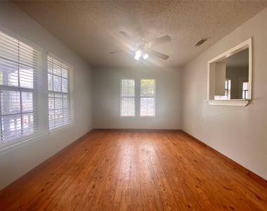 1609 W 11th St - Photo Thumbnail 7