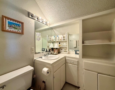 1609 W 11th St - Photo Thumbnail 32