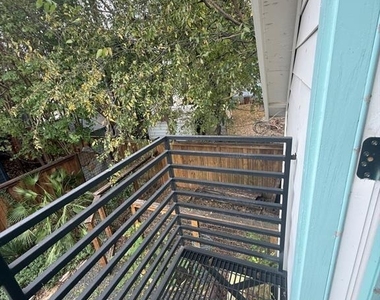 4517 Shoalwood Ave - Photo Thumbnail 3