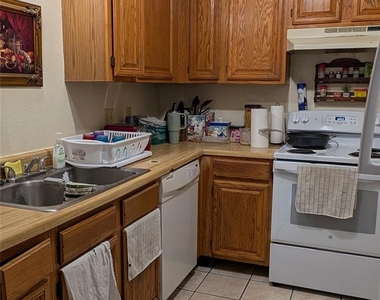 1102 Dartmouth Ave - Photo Thumbnail 2