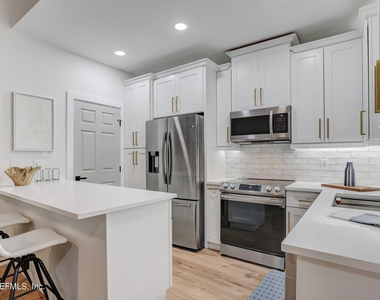 170 Veracruz Drive - Photo Thumbnail 10