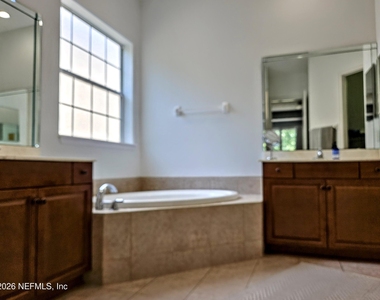 169 W Village Drive - Photo Thumbnail 17