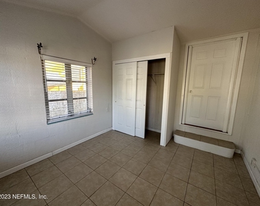 1824 Perry Place - Photo Thumbnail 15