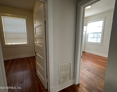 1824 Perry Place - Photo Thumbnail 8