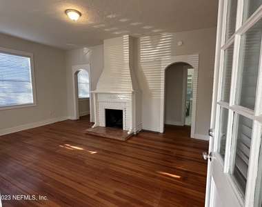 1824 Perry Place - Photo Thumbnail 3