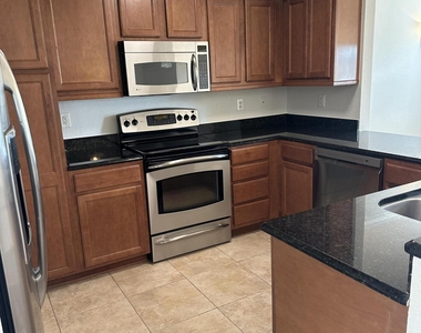 204 Laguna Villas Boulevard - Photo Thumbnail 3