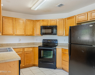 1630 Vineland Circle - Photo Thumbnail 14