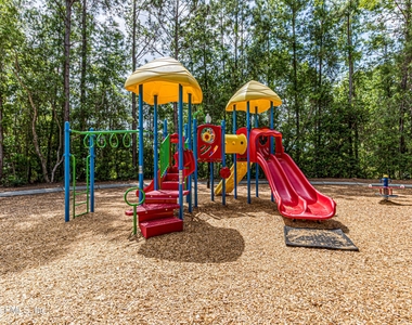 1630 Vineland Circle - Photo Thumbnail 43
