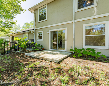 1630 Vineland Circle - Photo Thumbnail 31