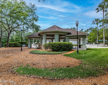 1630 Vineland Circle - Photo Thumbnail 35