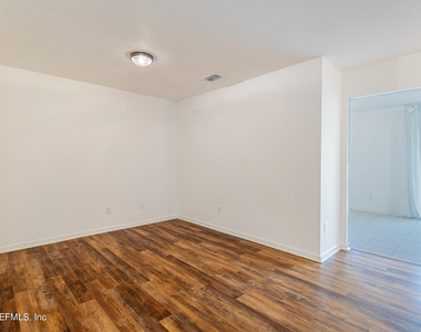 1630 Vineland Circle - Photo Thumbnail 9
