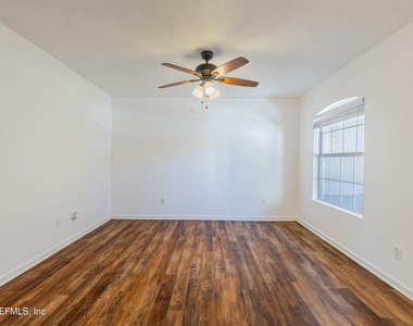 1630 Vineland Circle - Photo Thumbnail 4