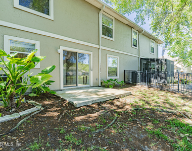 1630 Vineland Circle - Photo Thumbnail 32