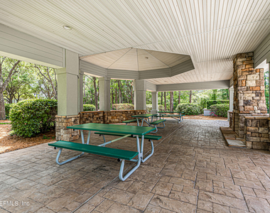 1630 Vineland Circle - Photo Thumbnail 37