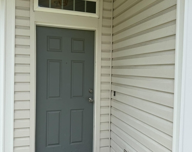 670 Grover Lane - Photo Thumbnail 6