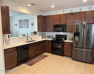 670 Grover Lane - Photo Thumbnail 13