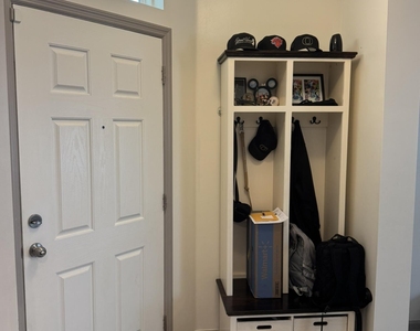 670 Grover Lane - Photo Thumbnail 7