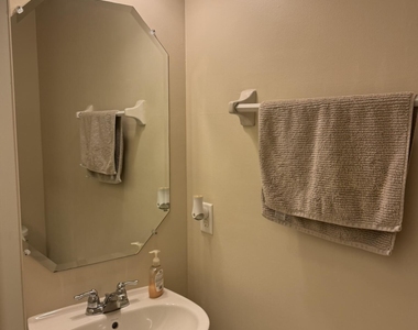 670 Grover Lane - Photo Thumbnail 17