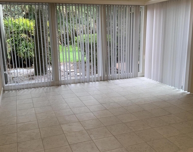 9787 Sawgrass Drive E - Photo Thumbnail 13