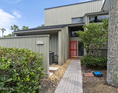 9787 Sawgrass Drive E - Photo Thumbnail 2