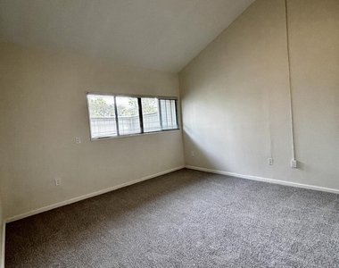 9787 Sawgrass Drive E - Photo Thumbnail 21