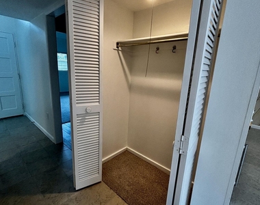 9787 Sawgrass Drive E - Photo Thumbnail 12