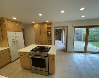 1119 Deerfield Road - Photo Thumbnail 8