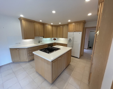 1119 Deerfield Road - Photo Thumbnail 9