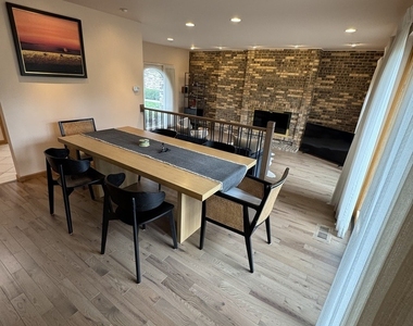 1119 Deerfield Road - Photo Thumbnail 4