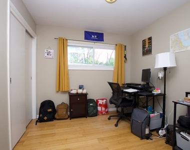 55 E Jeffrey Avenue - Photo Thumbnail 16