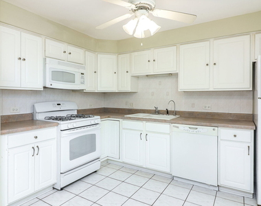 6708 W 107th Street - Photo Thumbnail 4