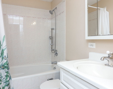 6708 W 107th Street - Photo Thumbnail 9